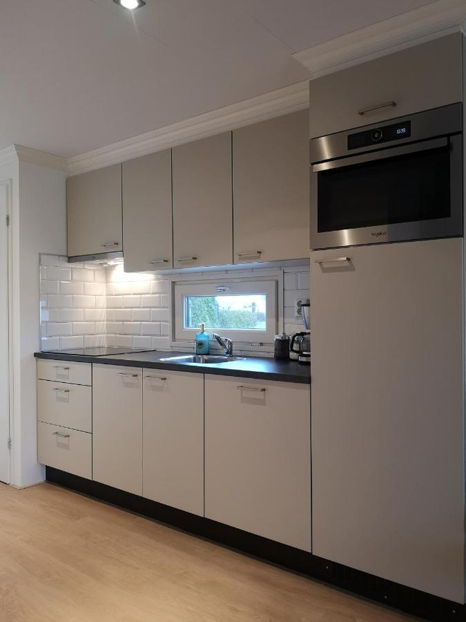 Вилла Gezellig Chalet Met Eigen Parkeerplaats, Park In Aanbouw, Geen Wi Fi Molenschot Экстерьер фото